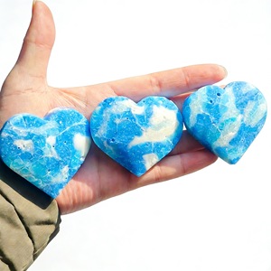 Cœur en cristal dominicain sculpté et gravé, imprimé en typographie, style moderne de forme libre, décoration d'intérieur, cadeau idéal pour les fêtes - Product Image 2