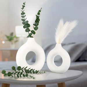 Florero Moderno de Cerámica Blanca Ecológico, Recipiente Decorativo para el Hogar, para Flores Frescas o Artificiales, Centro de Mesa - Product Image 1