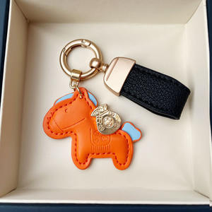 Porte-clés en métal personnalisé avec breloques, accessoire créatif pour sac à main, porte-clés de voiture avec pendentif en cuir, grand succès à venir - Product Image 2