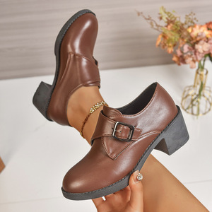 British <b>Style</b> Mid-Heel Flats for Women in Large Sizes Autumn New Retro Thick Heel Small Leather Shoes Wholesale - Product Image 3