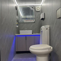 Toilettes mobiles de luxe VIP, remorque WC moderne haut de gamme en panneaux sandwich d'acier pour usage public extérieur en promotion