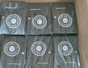 Organizzatore in Feltro Personalizzato per Viaggi e Maternità Tedeschi: Custodia Protettiva per Passaporti Tedeschi - Product Image 6