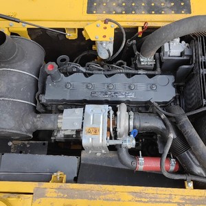 Excavatrice sur chenilles Komatsu PC200-7 d'occasion, 90% neuve, importée du Japon, prête pour l'expédition - Product Image 5