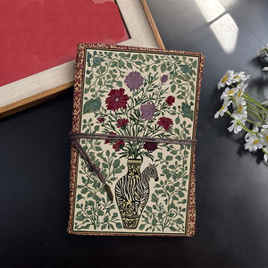 A6 Cuaderno Vintage hecho a mano 160 páginas Regalo ideal para trabajadores con vocación profesional con jarrón estampado de cebra con estampados de flores - Product Image 2