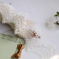 Dentelle française avec broderie sur le marché Accessoires de dentelle soluble dans l'eau en soie de polyester pour la maison et la mode pour chaussures et sacs