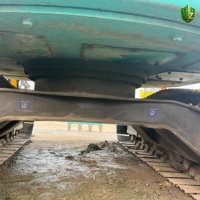 Excavadora Mediana y Pequeña Kobelco SK135SR de 13.5 Toneladas, Brazo Corto para Trabajos Urbanos en Espacios Reducidos, Bajo Número de Horas y Precio Bajo