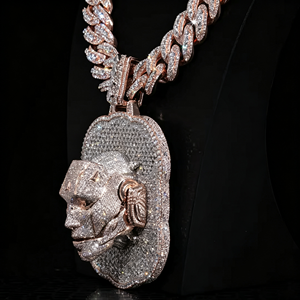 Colgante Personalizado de Moissanita con Diseño Alienígena, Estilo Hip Hop, Corte Brillante Redondo, Plata 925, Pasa el Test de Diamantes, Joyería Fina - Product Image 1