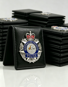 Badge métallique personnalisé haut de gamme, patch en cuir, emblème logo AFP, émail souple, moulage argenté, décoration pour sac et portefeuille, vente en gros - Product Image 1
