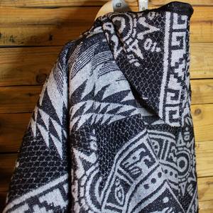 OEM/ODM Chal Cuadrado Personalizado Mexicano de Poliéster/Algodón con Estampado Digital, Borlas, Estilo Étnico, Reversible, Tejido, Nuevo Estilo - Product Image 5