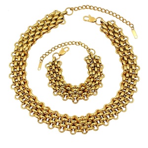 Venta al por mayor <span class=keywords><strong>de</strong></span> acero inoxidable chapado en <span class=keywords><strong>oro</strong></span> cadenas anchas collares impermeable grueso <span class=keywords><strong>cadena</strong></span> cubana mujeres gargantillas collares - Product Image 6