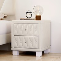Ensemble de meubles de chambre contemporains en bois avec lit queen-size rembourré, armoire, coiffeuse et tables de chevet pour villa ou hôtel