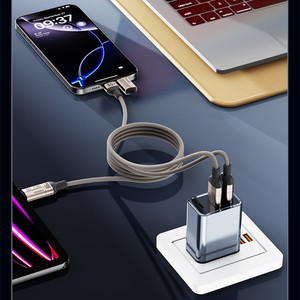 Nuovo Cavo di Ricarica Magnetico Universale 4 in 1 da 65W con Auto-Arricchimento, Supporta la Trasmissione Dati con Interfacce Type-<span class=keywords><strong>C</strong></span> e Lightning - Product Image 6