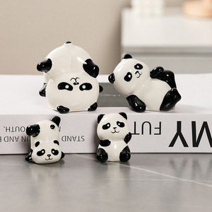 Juego de Adornos de Cerámica con Diseño de Panda de Dibujos Animados, Estilo Moderno y Minimalista para Sala de Estar o Escritorio - Product Image 2