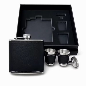Envío Gratis en EE. UU. Set de Regalo de Botella de Acero Inoxidable con Revestimiento Exterior Gris de 6oz y Interior Negro, Personalizable con Láser, para Hombres, Papá - Product Image 3
