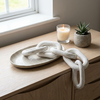 Chaîne décorative en bois blanc style ferme moderne - 3 maillons sculptés à la main pour table basse et décoration d'étagère