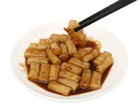 O'Food Sauce Coréenne aux Haricots Noirs Tokpokki 140g – Jajang Authentique, Gâteau de Riz Instantané Savoureux et Non Piquant, Snack K-Food
