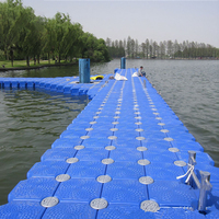 Ponton flottant en plastique pour bateau domestique à installer sur un plancher en bois sur des cubes de quai flottant