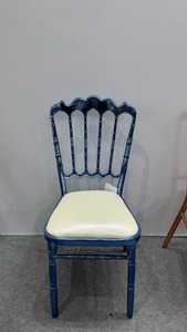 Chaises Napoléon en métal blanc et <span class=keywords><strong>or</strong></span> personnalisées, populaires et abordables pour fêtes et mariages, en <span class=keywords><strong>vente</strong></span> - Product Image 2
