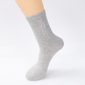 Calcetines Personalizados para Hombre, de Color Sólido, Casuales de Negocios, Antiolor, Transpirables, para las Cuatro Estaciones, Sin Costuras, de Tubo Medio - Product Image 6