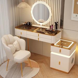 Table de toilette de style moderne pour chambre à coucher, ambiance minimaliste intelligente, en panneaux de pin - Product Image 3