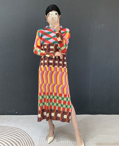 Nouvelle Collection Été 2026 : Robe Plissée Décontractée Miyake, Col Semi-Montant Coloré Tendance, Grande Taille – Vente en Gros de Vêtements - Product Image 3