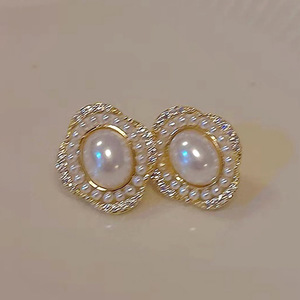 Orecchini Vintage Stile Francese, Eleganti con Effetto Perla, Gioielli da Donna per Outfit Chic, Feste, Uso Quotidiano, Regalo, Accessorio - Product Image 2