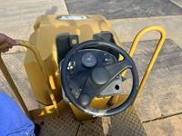 Offre Spéciale : Compacteur Vibratoire CAT CB24B d'Occasion, Rouleau à Double Tambour, Moteur Diesel 33 CV, Pompe à Huile, 2000-3000 Heures, Meilleur Prix