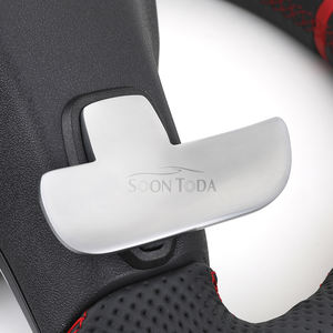 عجلة قيادة جلدية سوداء مخصصة لسيارات مرسيدس بنز فئة G طراز W211 وCLS طراز W212 وW216 وC216 AMG، تصميم كلاسيكي مثقب مع ملصق أحمر - Product Image 6