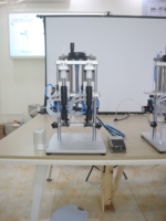 Nouvelle machine de remplissage semi-automatique YETO 2023 pour huiles essentielles et parfums, haute efficacité, format compact pour table