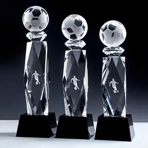 เกียรติคริสตัลเกียรติของคริสตัลออกแบบใหม่ปรับแต่งคริสตัลกีฬาเหรียญถ้วยรางวัล3d เลเซอร์แกะสลักรางวัลถ้วยรางวัลที่กำหนดเอง