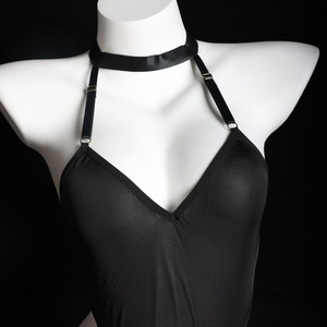 Lingerie sexy, combinaison pour femmes, satin noir, col halter, entrejambe ouvert, costume de jeu de rôle - Product Image 1