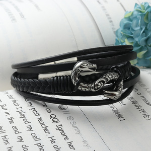 Yunnique Pulsera de serpiente de acero de titanio, joyería de moda en forma de S negra para hombres y mujeres - Product Image 2
