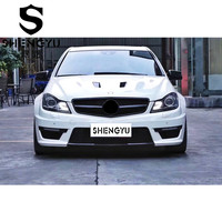 Kit d'amélioration de la carrosserie de pare-chocs avec grille latérale et diffuseur arrière pour Benz W204 à C63 AMG Style
