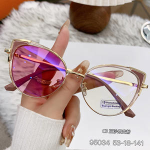 Nuevas gafas de sol estilo ojo de gato para mujer, con lentes de PC UV400, montura de plástico y metal, patillas elásticas con resorte, estilo moderno para exteriores. - Product Image 4