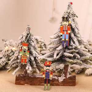 Marionnette de soldat de Noël en bois de 9cm pour décorations de vacances, ornement de fête avec bonhomme en pain d'épice, père Noël - Product Image 2