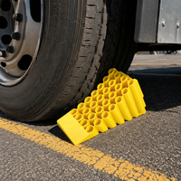 Cales de roue de camion robustes en PP moulé par injection 45*20*25cm, bloc antidérapant pour pneus, noir/jaune, pour stationnement au sol