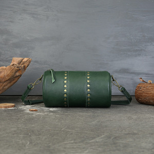 Nuevo bolso cilíndrico con tachuelas de cuero genuino, bolso de hombro tipo bandolera de grano superior curtido vegetal Retro para mujer - Product Image 4