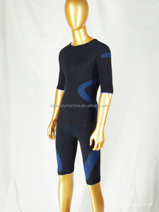 Combinaison de massage EMS sans fil intelligente, longueur genou, pour tailles fines et grandes, écologique, par Miha Bodytec - Product Image 5