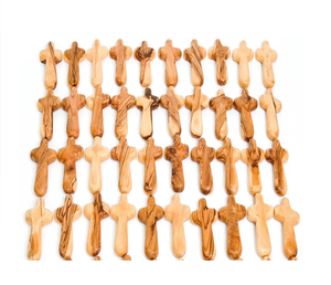 Bolsillo Religioso Pequeño Comodidad Sosteniendo Cruz de Madera de Olivo Perfectamente EN LA Palma de Su Mano - Product Image 1