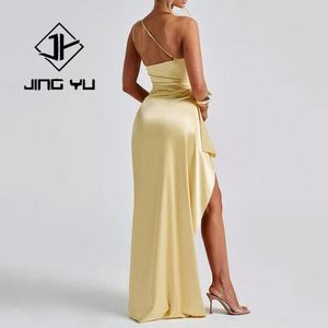 Robe de soirée de luxe pour femmes, robe asymétrique plissée sexy à une épaule, robe maxi en satin sur mesure - Product Image 4