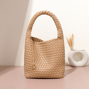 Borsa a mano di grande capacità per ascelle primavera nuove borse semplici alla <span class=keywords><strong>moda</strong></span> per texture generosa borsa intrecciata pigra da cento - Product Image 6