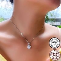 Collier pendentif halo en moissanite étincelante 1 carat couleur D VVS1 avec certificat GRA, en argent S925, rond et à quatre feuilles, pour femme