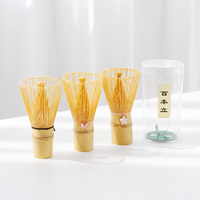 Accessoires de Matcha Japandi Japonais en Gros : Fouet à Matcha en Porcelaine (Chasen) avec Diverses Breloques