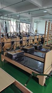 Reformer Pilates en bois personnalisé pour club de yoga et fitness avec tour demi-<span class=keywords><strong>trapeze</strong></span>, <span class=keywords><strong>machine</strong></span> de Pilates pour studio - Product Image 5