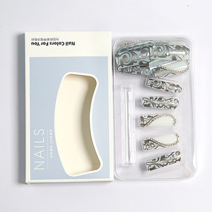 Ongles à presser de luxe argentés effet tourbillon, longs, forme cercueil, avec strass 3D, réutilisables, en acrylique, pour femmes, soirées et bals de promo - Product Image 5