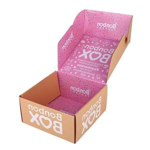 Caja de Cartón Corrugado Rosa para Cosméticos con Logotipo Personalizado en Relieve, Materiales Reciclados, Cuadrada, Plegable, para Envíos de Ropa - Product Image 1