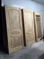 Portes de suite principale en bois massif de luxe Prima, designs modernes surdimensionnés et audacieux, imperméables, conçues pour être un point focal de votre espace privé