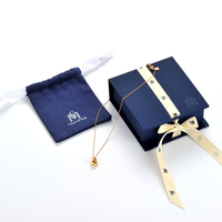 GLAMPKG Custom con impresso Logo blu scuro a forma di libro confezione regalo di carta portagioie con Logo personalizzato Design nastro