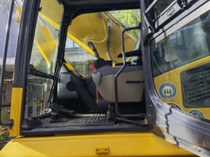 Excavatrice sur chenilles hydraulique d'occasion Komatsu PC450, 45 tonnes, moteur diesel, 90% NEUF, forte force d'excavation, durabilité - Product Image 6