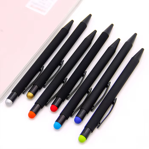 ปากกาลูกลื่นโลหะสีดำจากโรงงานโดยตรง พร้อมหัวปากกาสไตลัสสำหรับหน้าจอสัมผัส สกรีนโลโก้ได้ตามต้องการ MOQ ต่ำ ของขวัญส่งเสริมการขายสำหรับธุรกิจ - Product Image 1